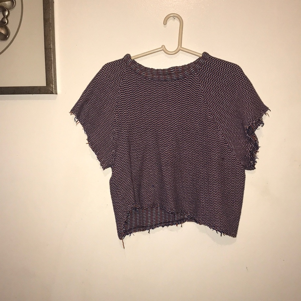 Short sleeve knitted top
